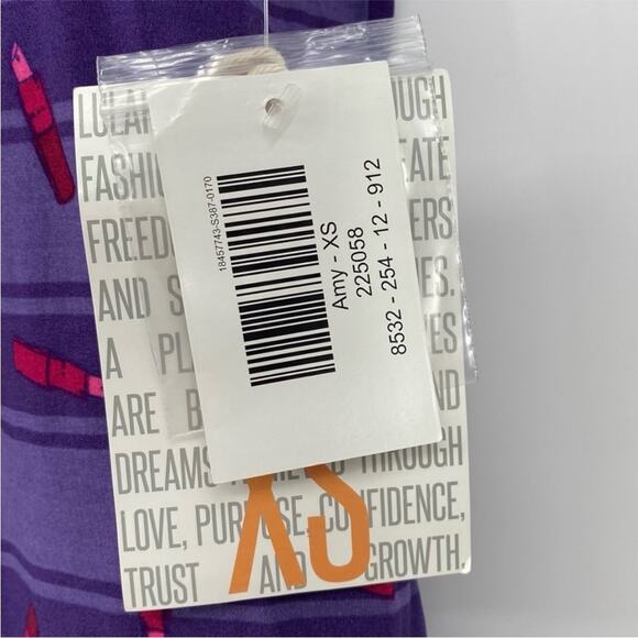 Lularoe Purple Pink and Red Lipstick Allover Print Short Sleeve Amy Top - Picture 6 of 6